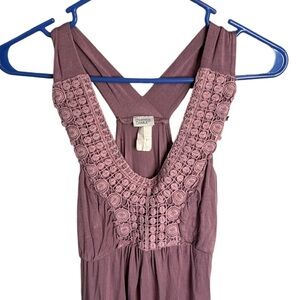 Charming Charlie sleeveless rag hem neck ruffles mauve measures pp 16 L29-35 Rk1